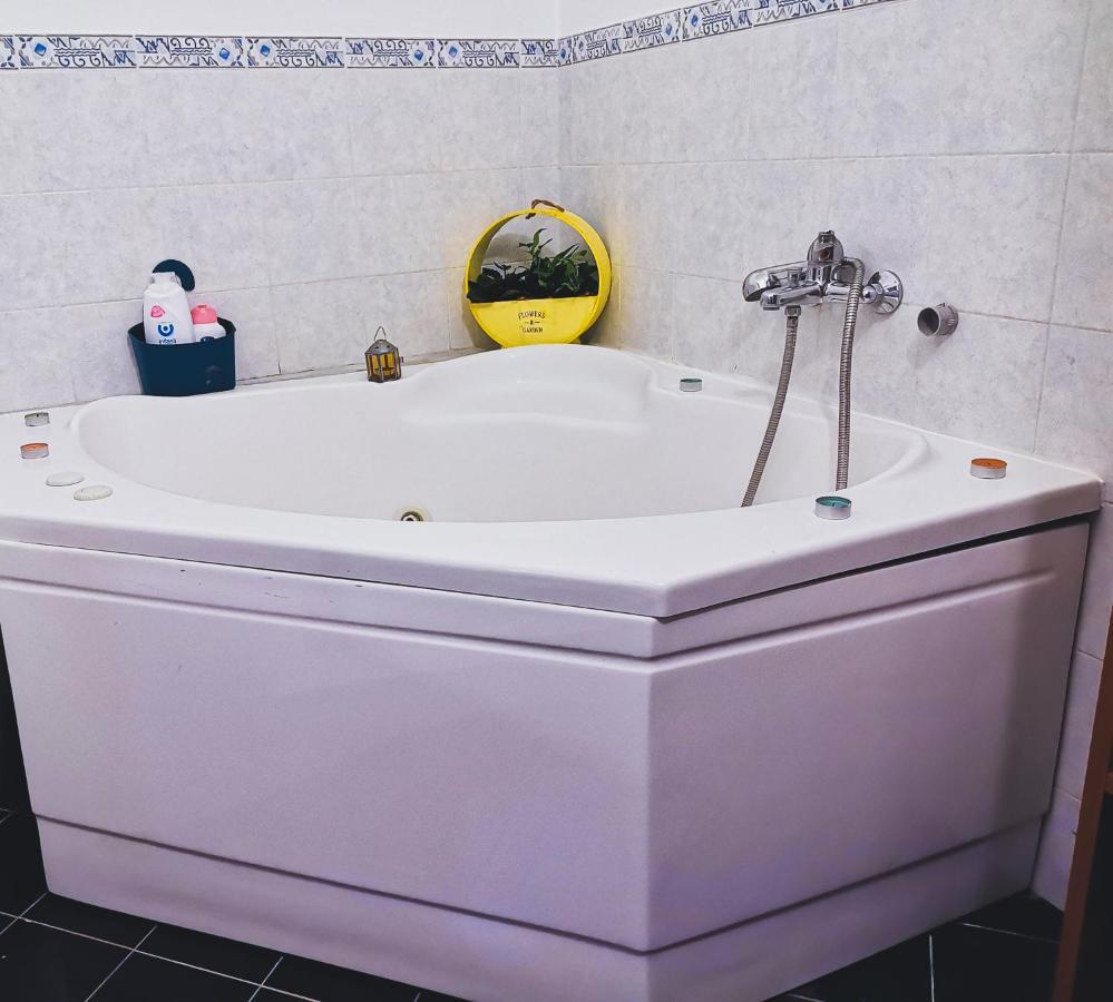 Casuzzamia Apartment ปาแลร์โม ภายนอก รูปภาพ